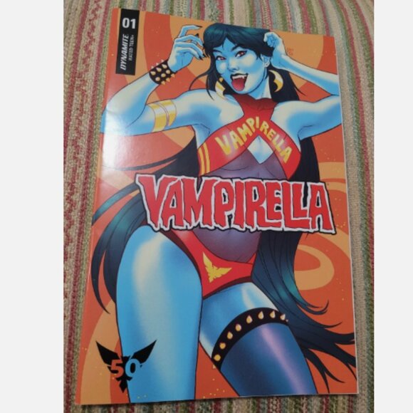 2019 Dynamite Comics Vampirella 1 Paulina Ganucheau Fried Pie Cover Variant - Picture 1 of 5